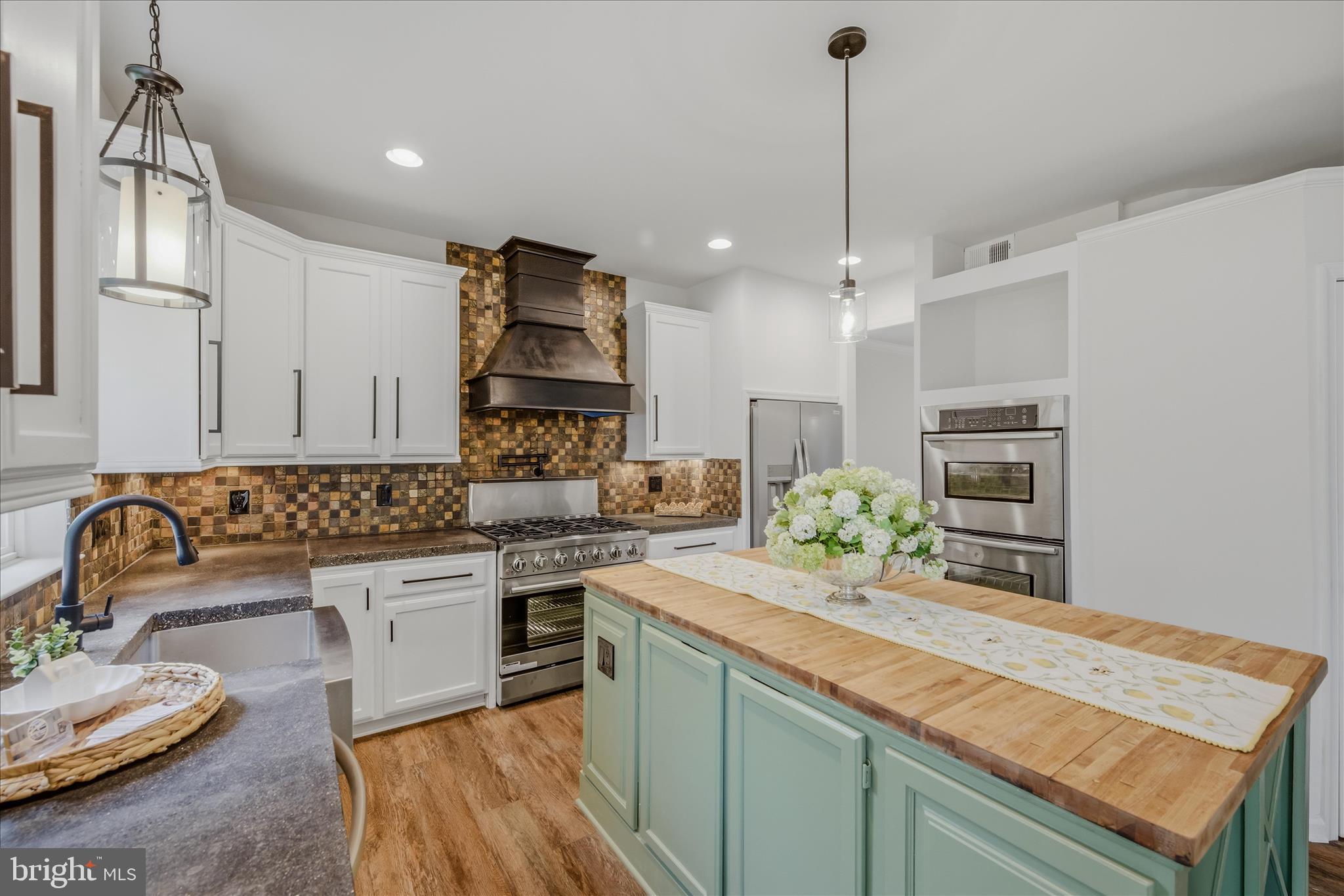 463 RICHWOOD HALL ROAD