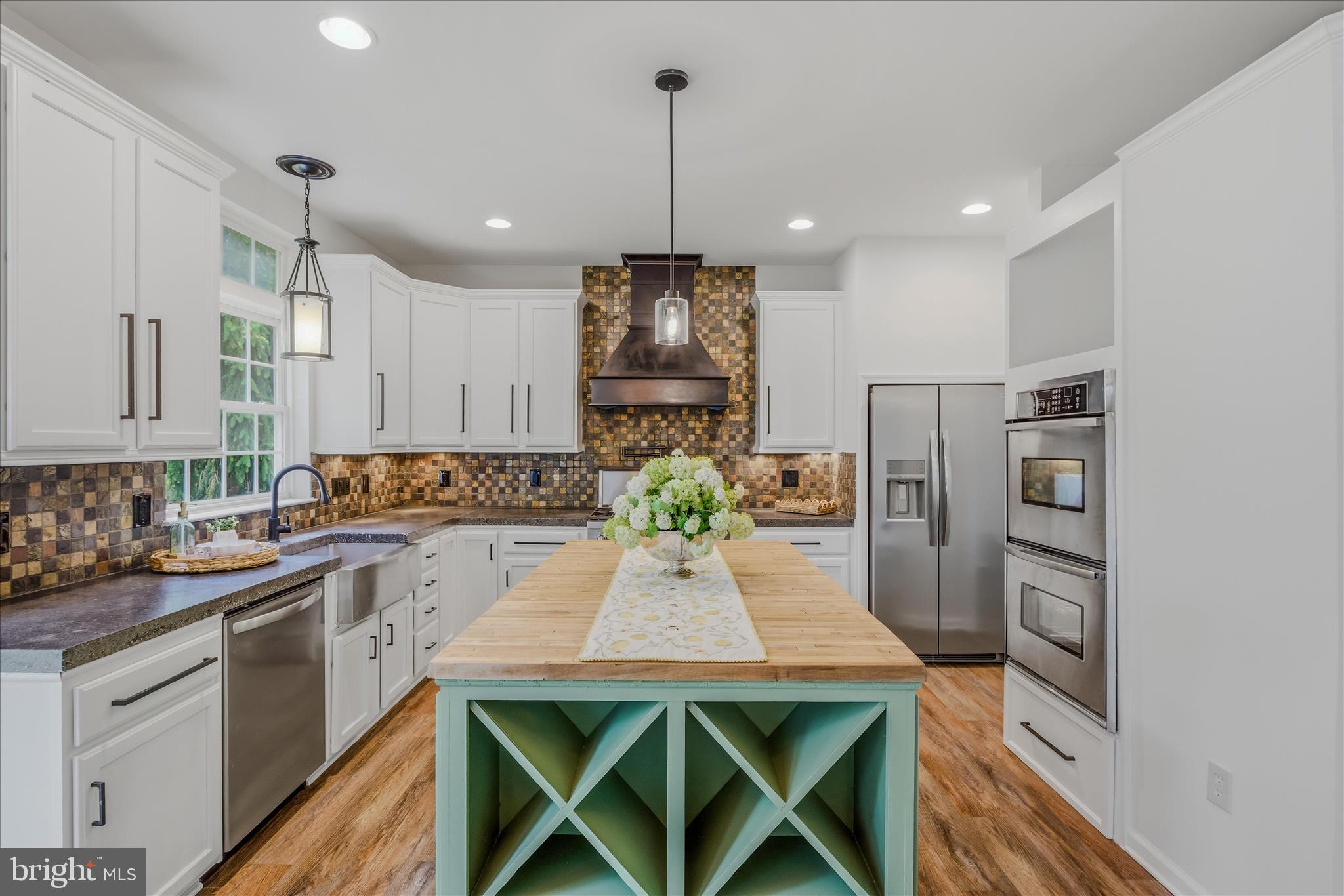 463 RICHWOOD HALL ROAD