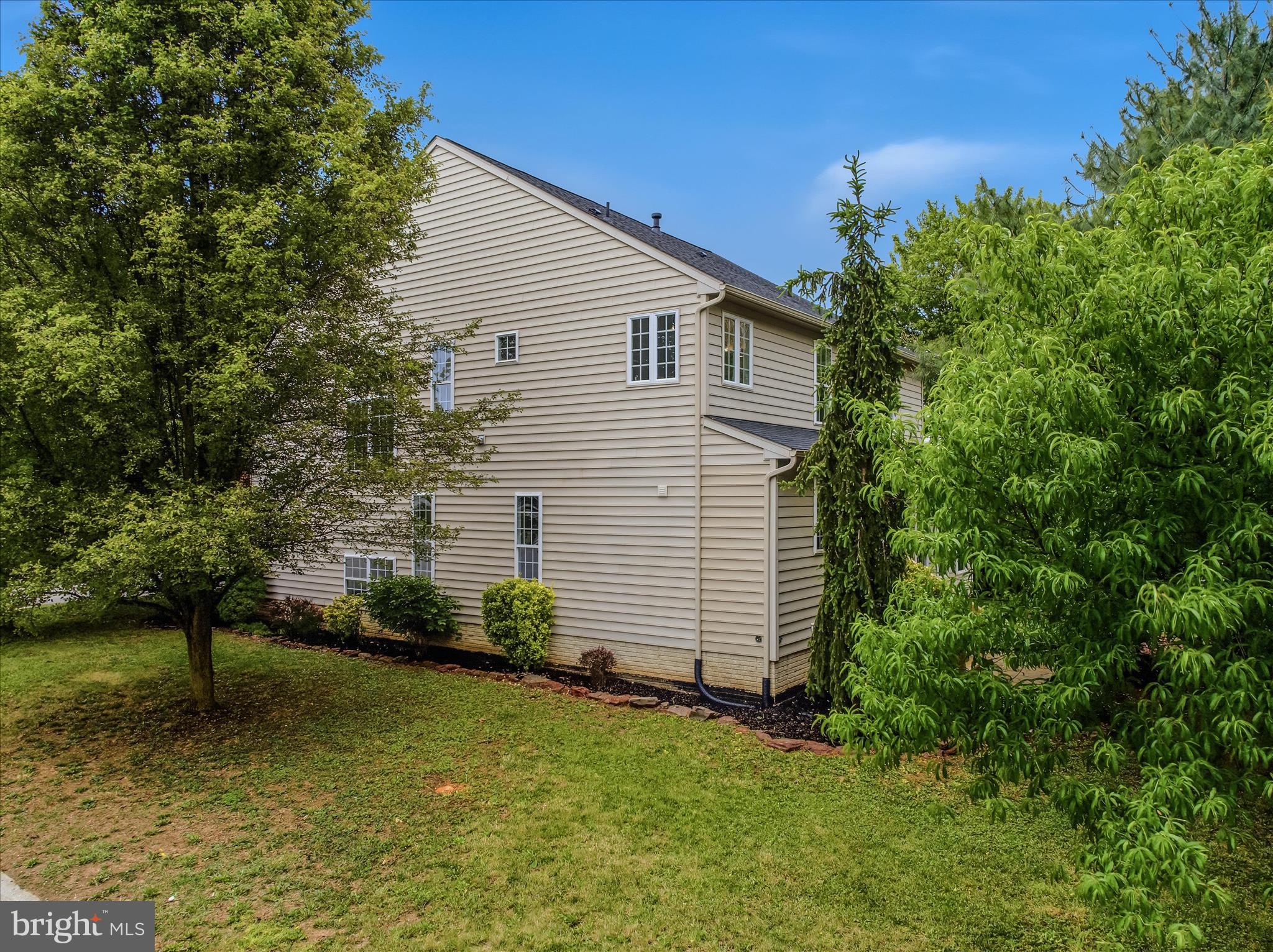 463 RICHWOOD HALL ROAD