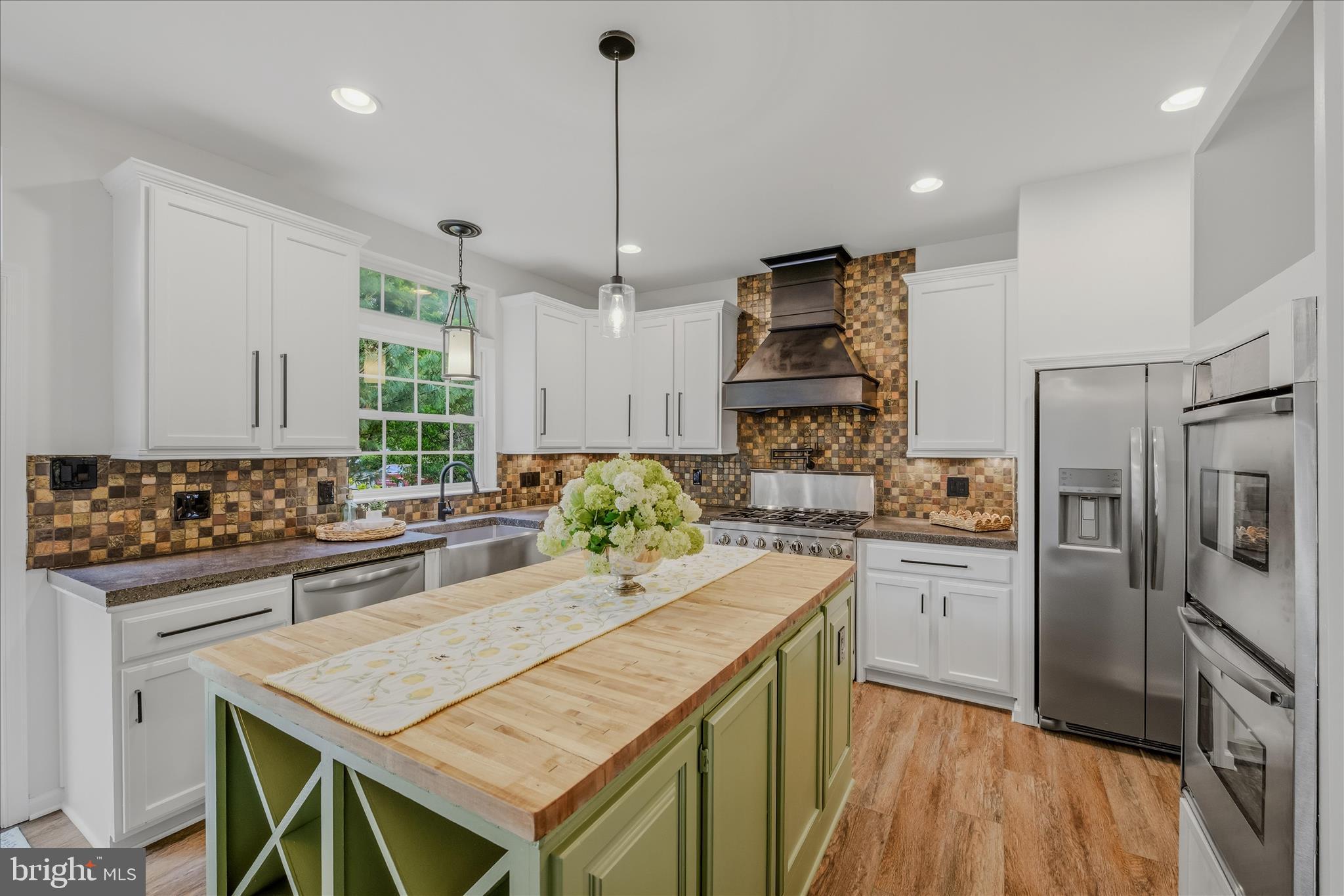463 RICHWOOD HALL ROAD