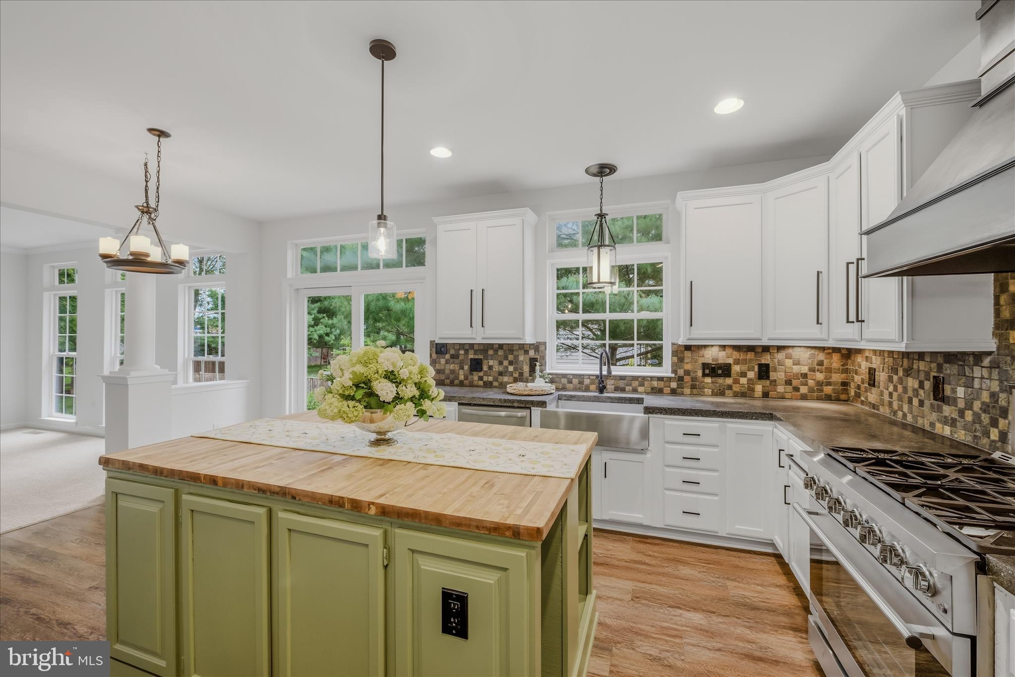 463 RICHWOOD HALL ROAD