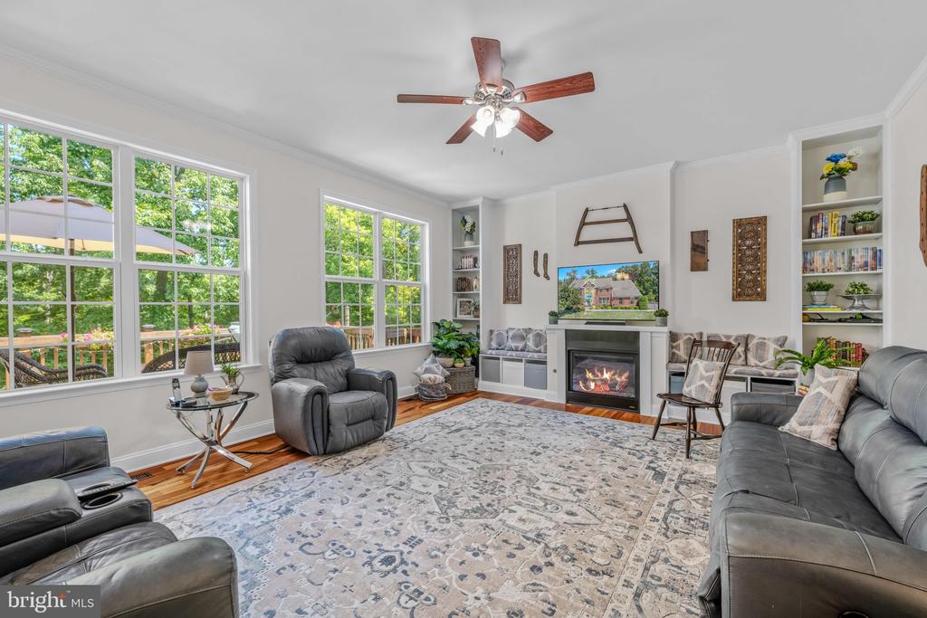 33 LACKAWANNA LANE