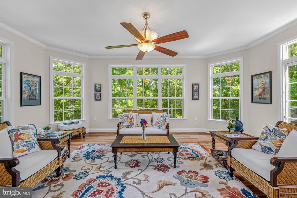 33 LACKAWANNA LANE