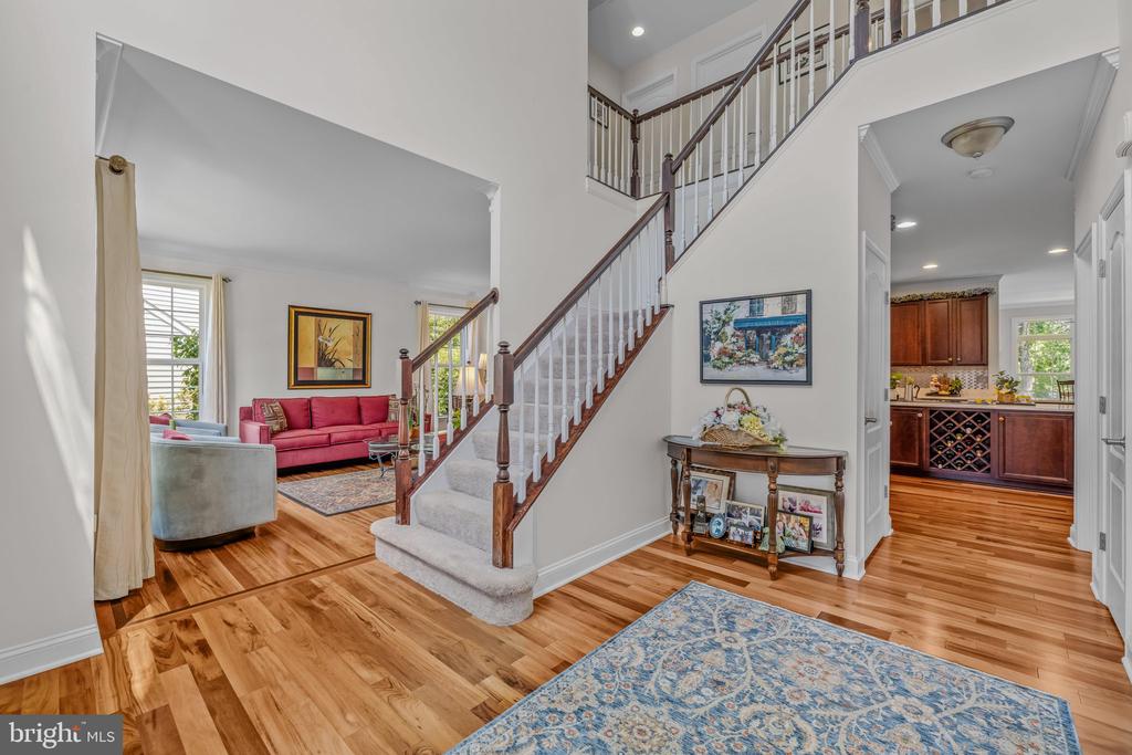 33 LACKAWANNA LANE