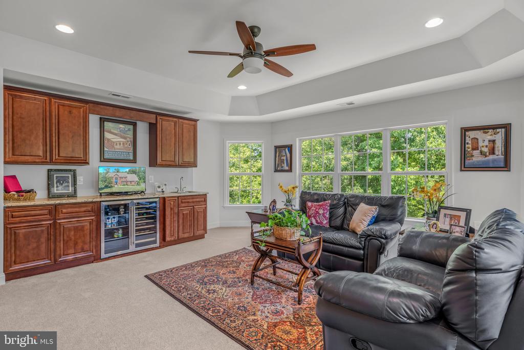 33 LACKAWANNA LANE