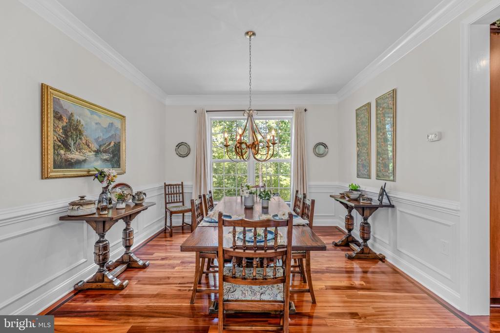 33 LACKAWANNA LANE