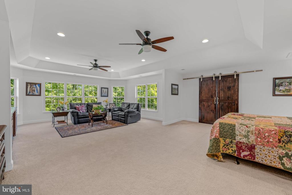 33 LACKAWANNA LANE