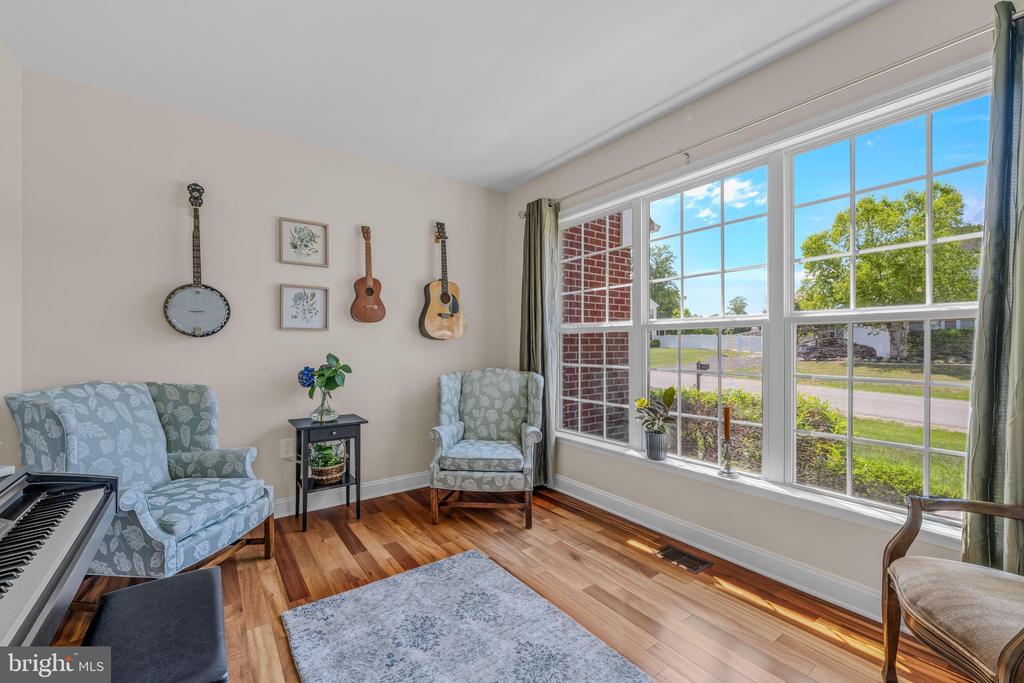 33 LACKAWANNA LANE