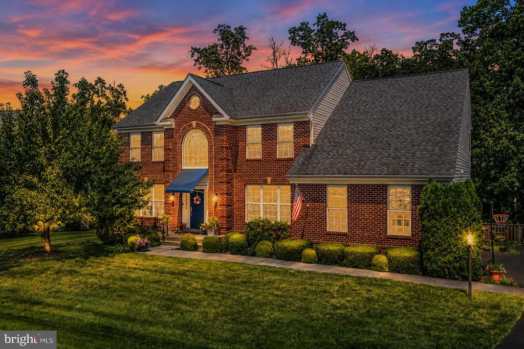 33 LACKAWANNA LANE
