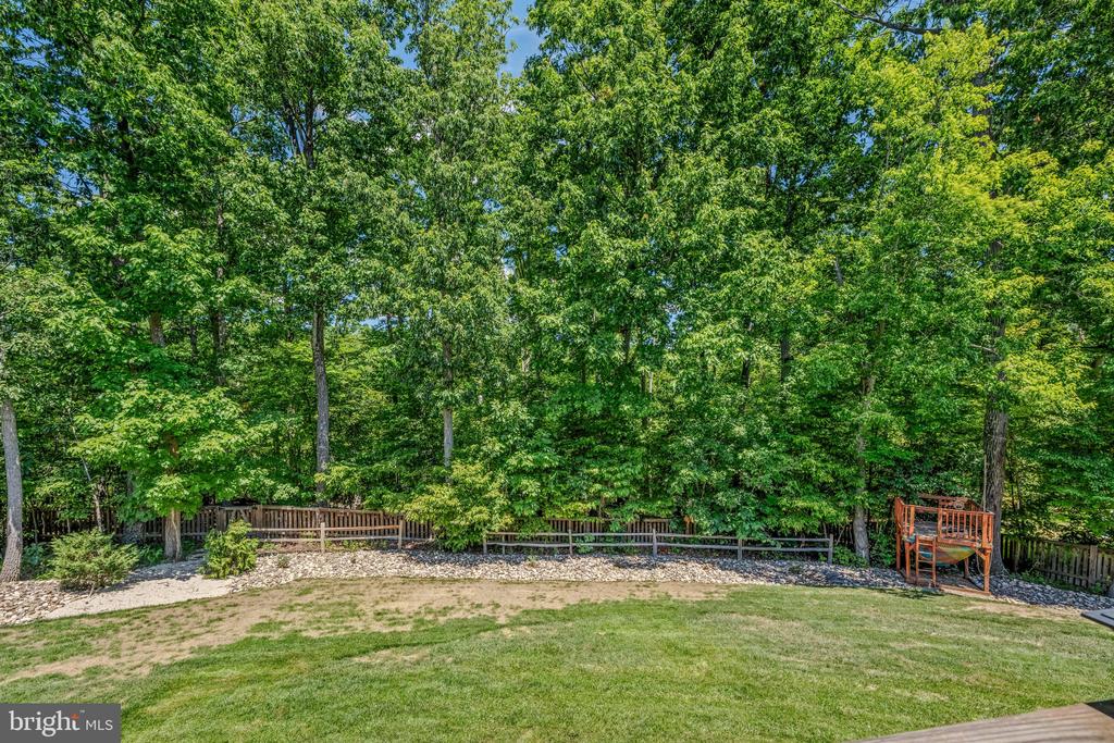 33 LACKAWANNA LANE