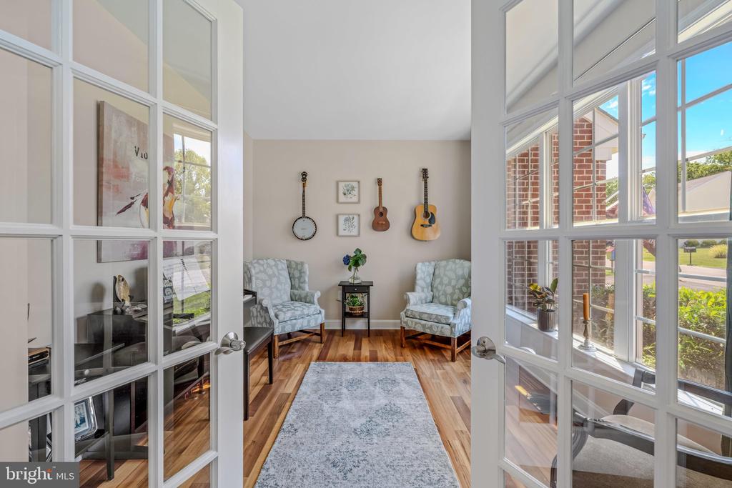 33 LACKAWANNA LANE