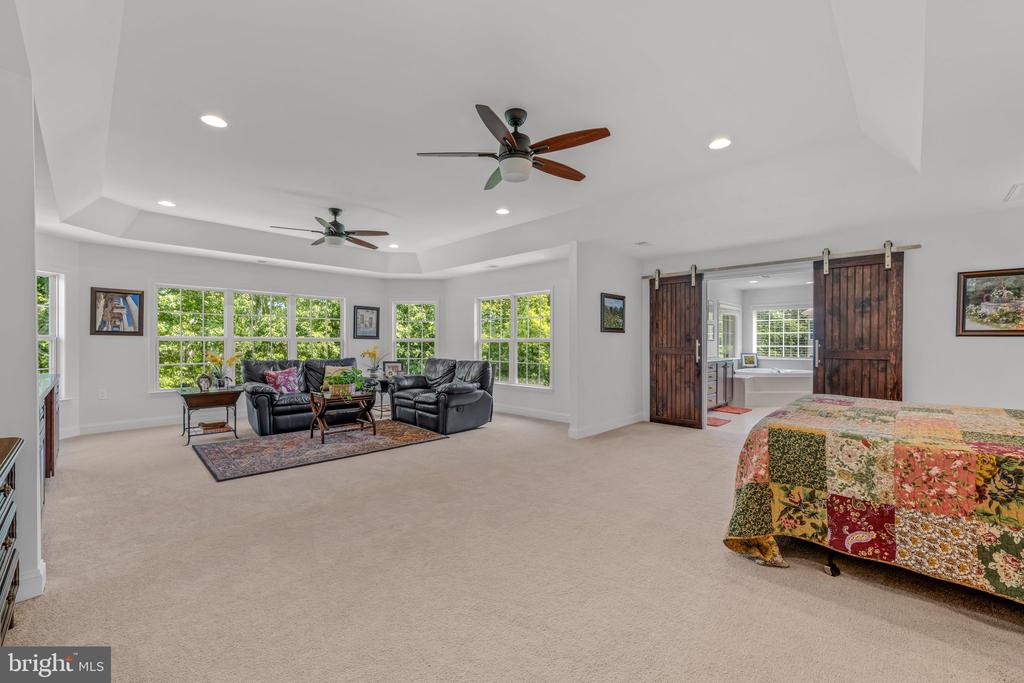 33 LACKAWANNA LANE