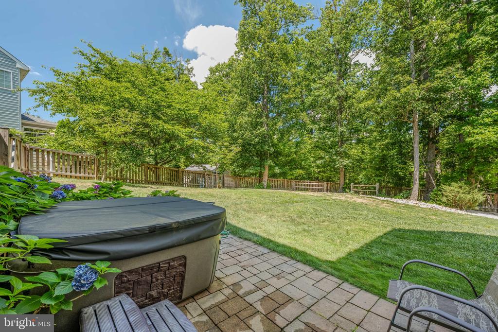 33 LACKAWANNA LANE