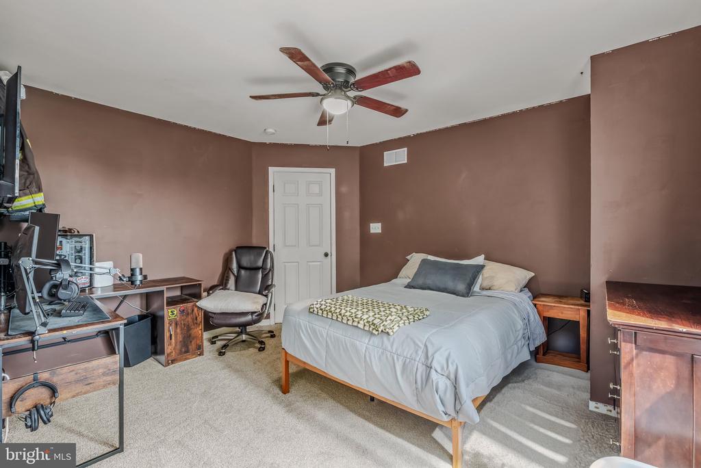 79 WILLINGHAM WAY