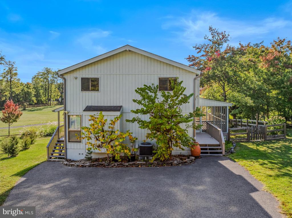 467 TECUMSEH TRAIL