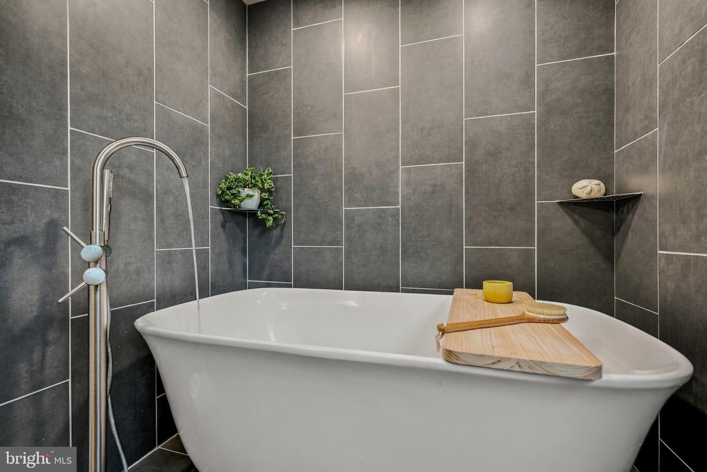 467 TECUMSEH TRAIL