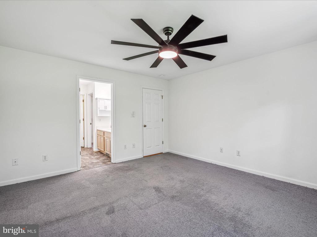 21 PRESLEY LANE