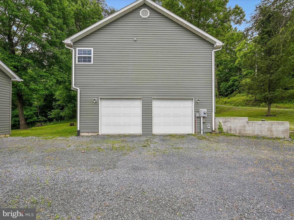 21 PRESLEY LANE