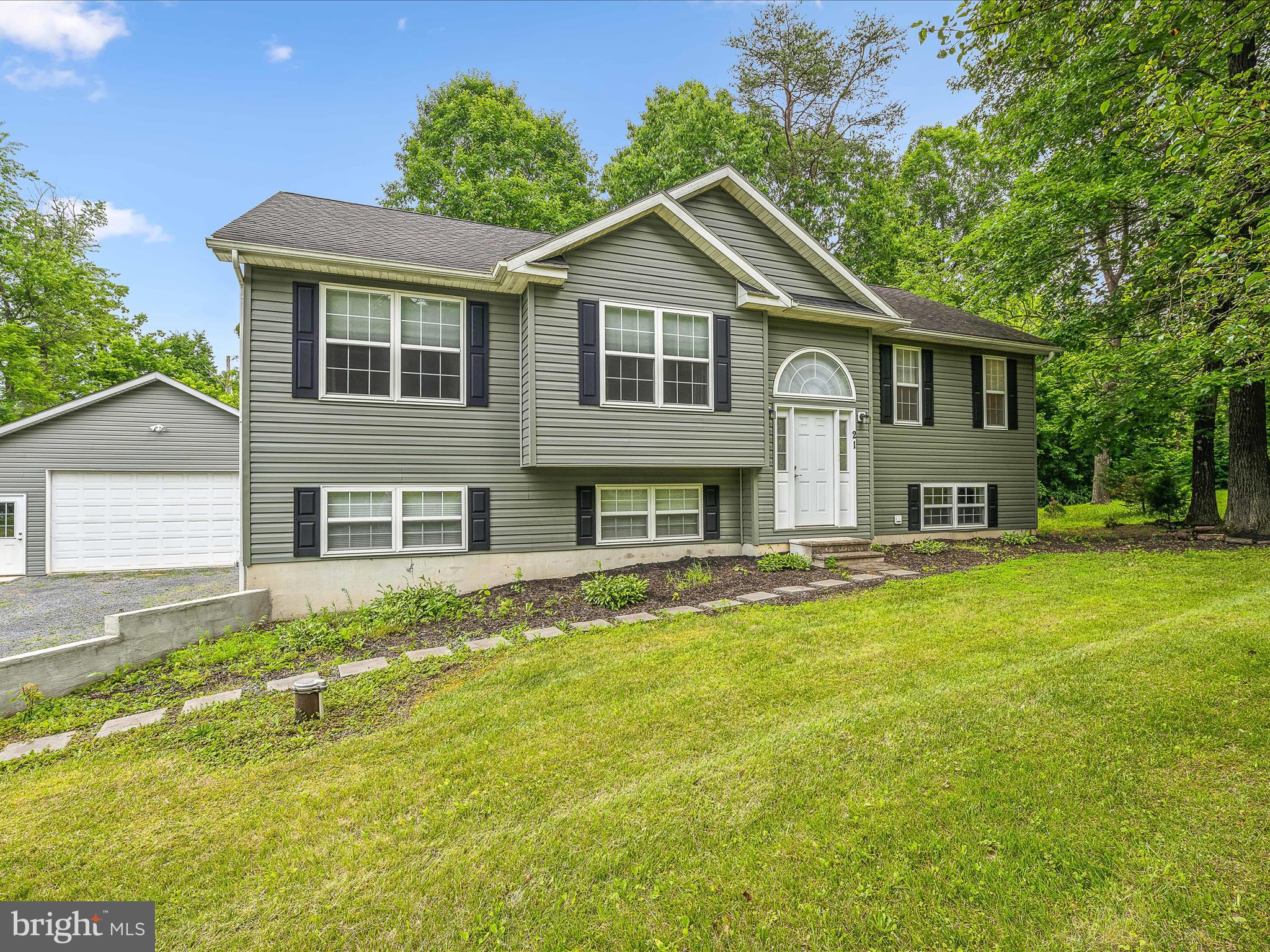 21 PRESLEY LANE