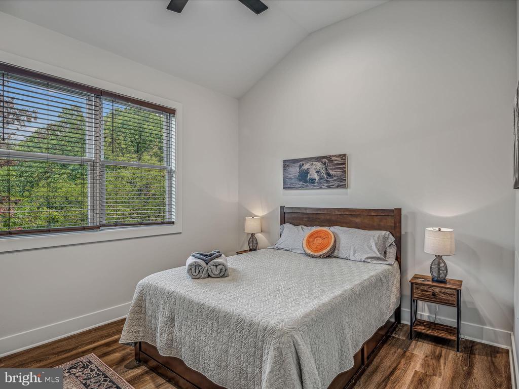 380 CIELO LANE