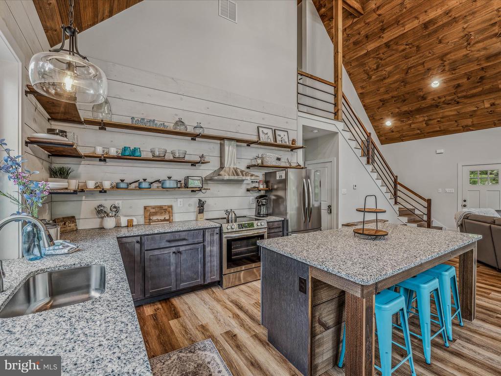 380 CIELO LANE