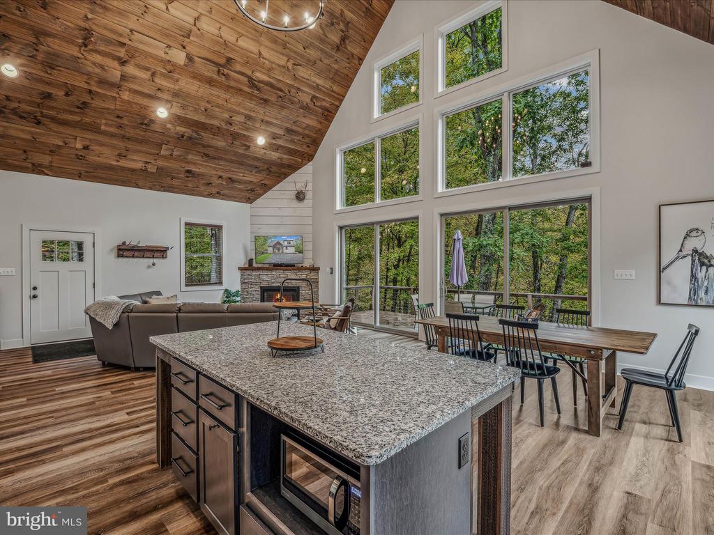 380 CIELO LANE