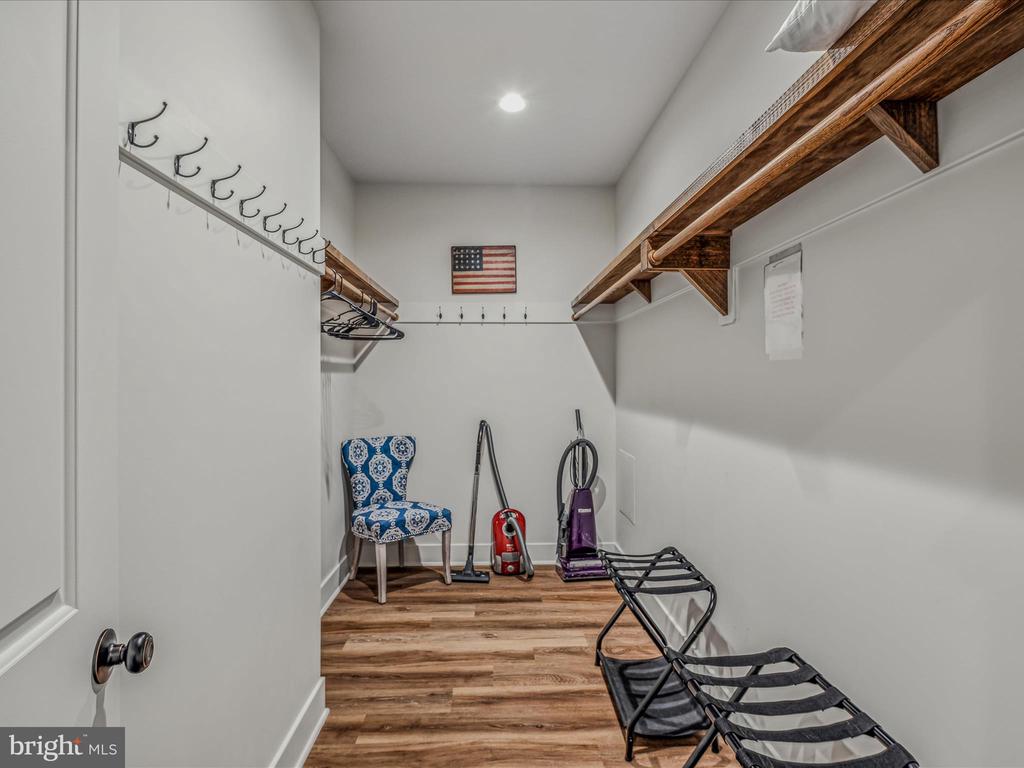 380 CIELO LANE
