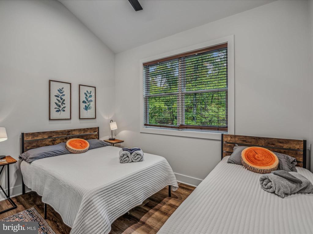 380 CIELO LANE
