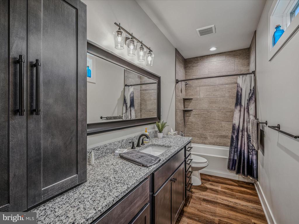 380 CIELO LANE