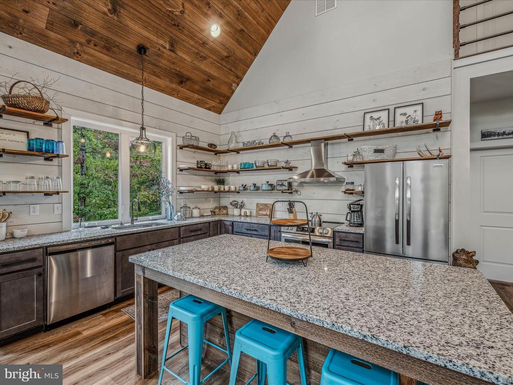 380 CIELO LANE