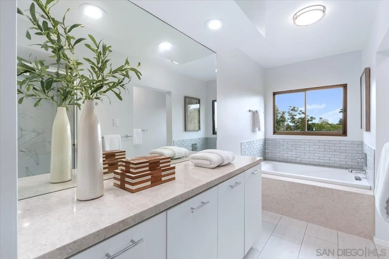 3161 1st Ave Unit 3s