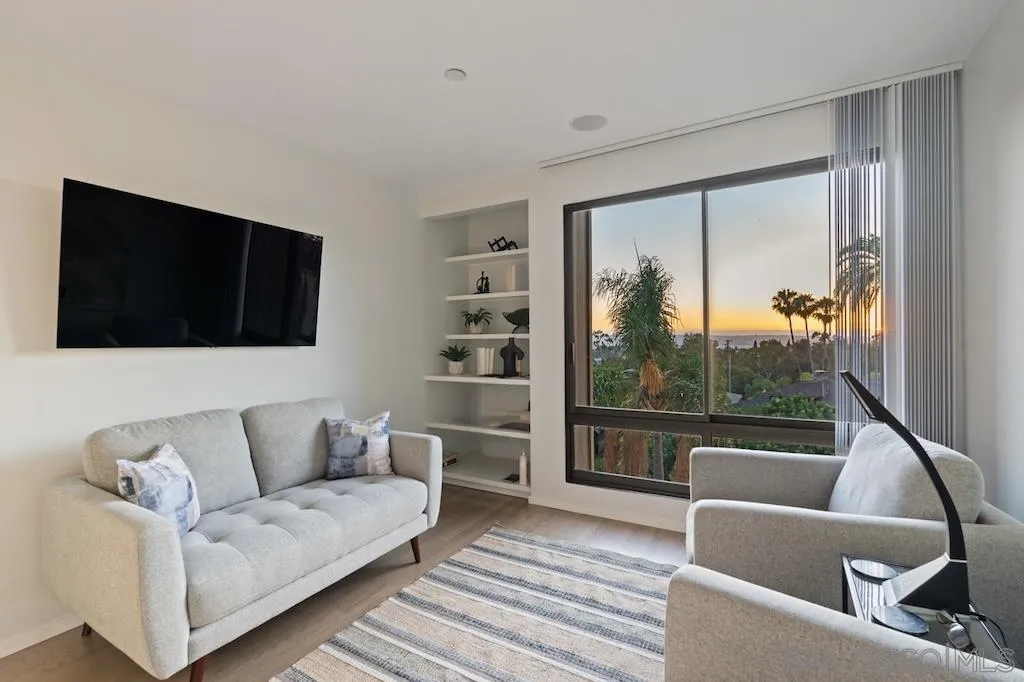 3161 1st Ave Unit 3s