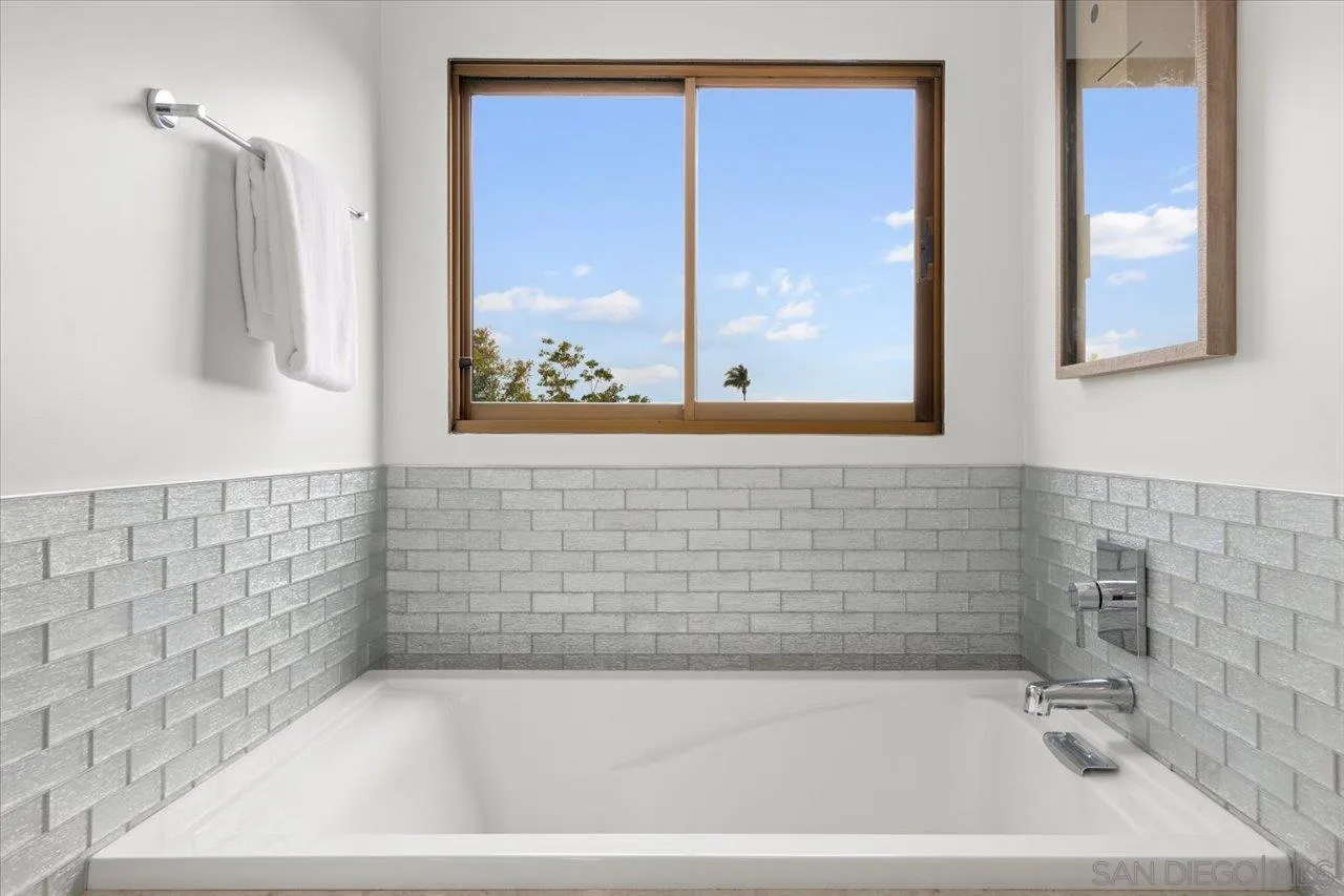 3161 1st Ave Unit 3s