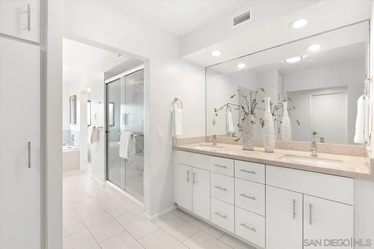 3161 1st Ave Unit 3s