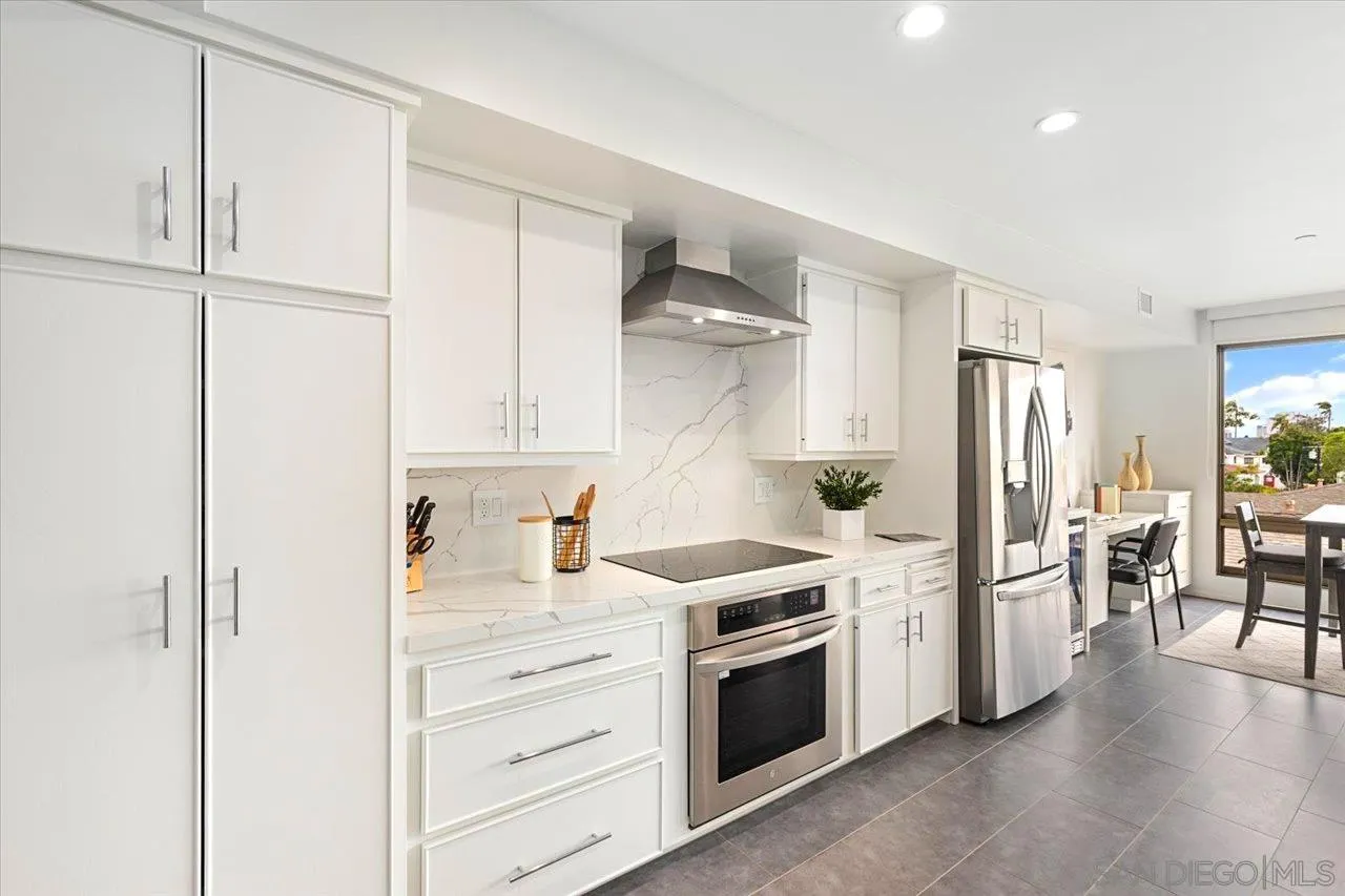 3161 1st Ave Unit 3s