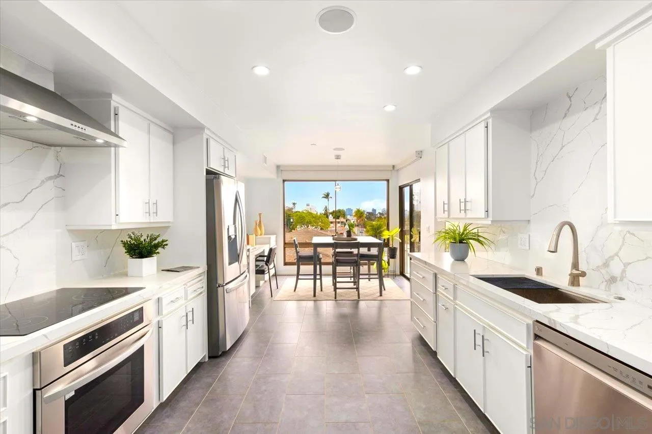 3161 1st Ave Unit 3s