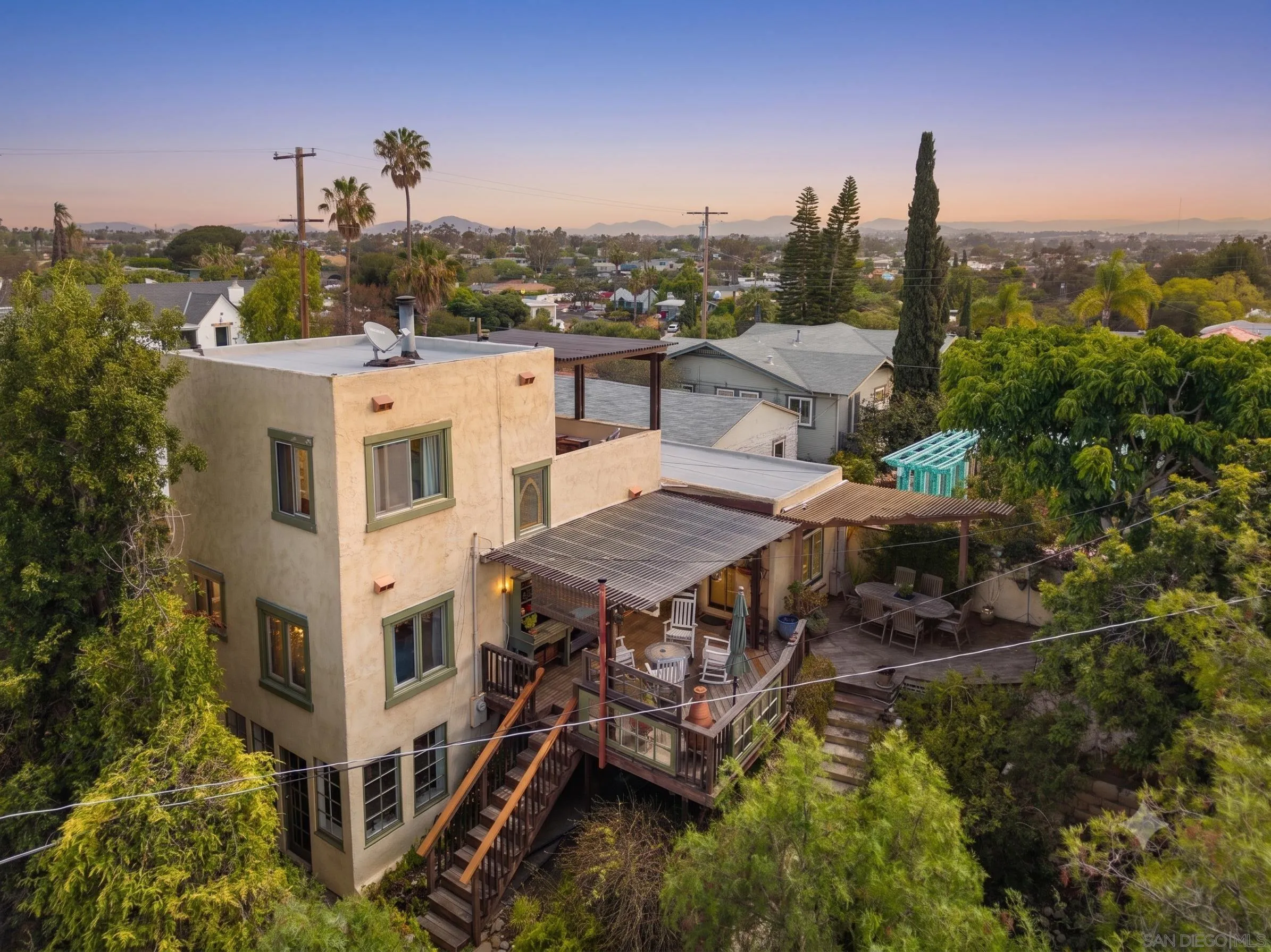 3255 Grape Street
