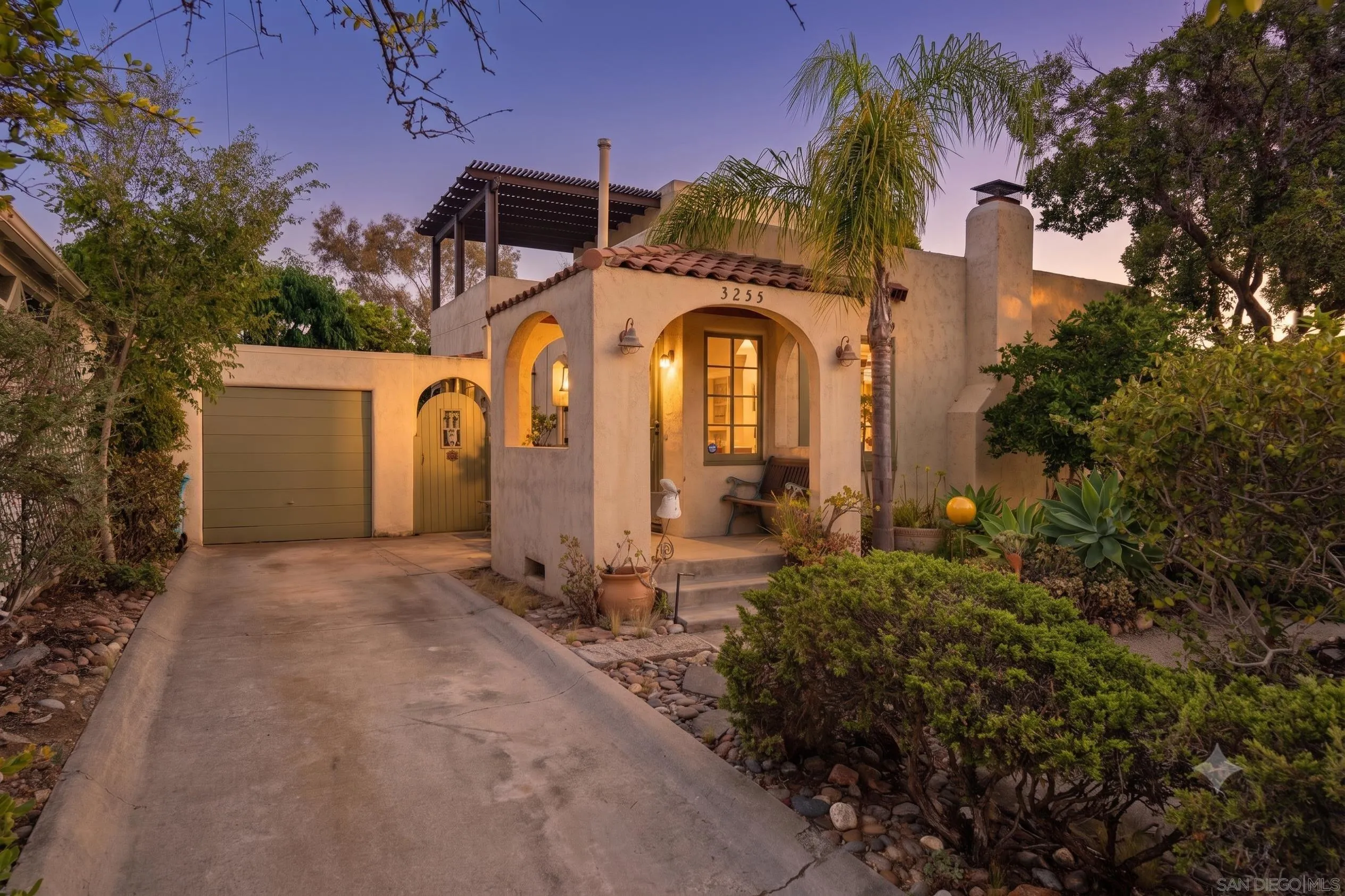 3255 Grape Street