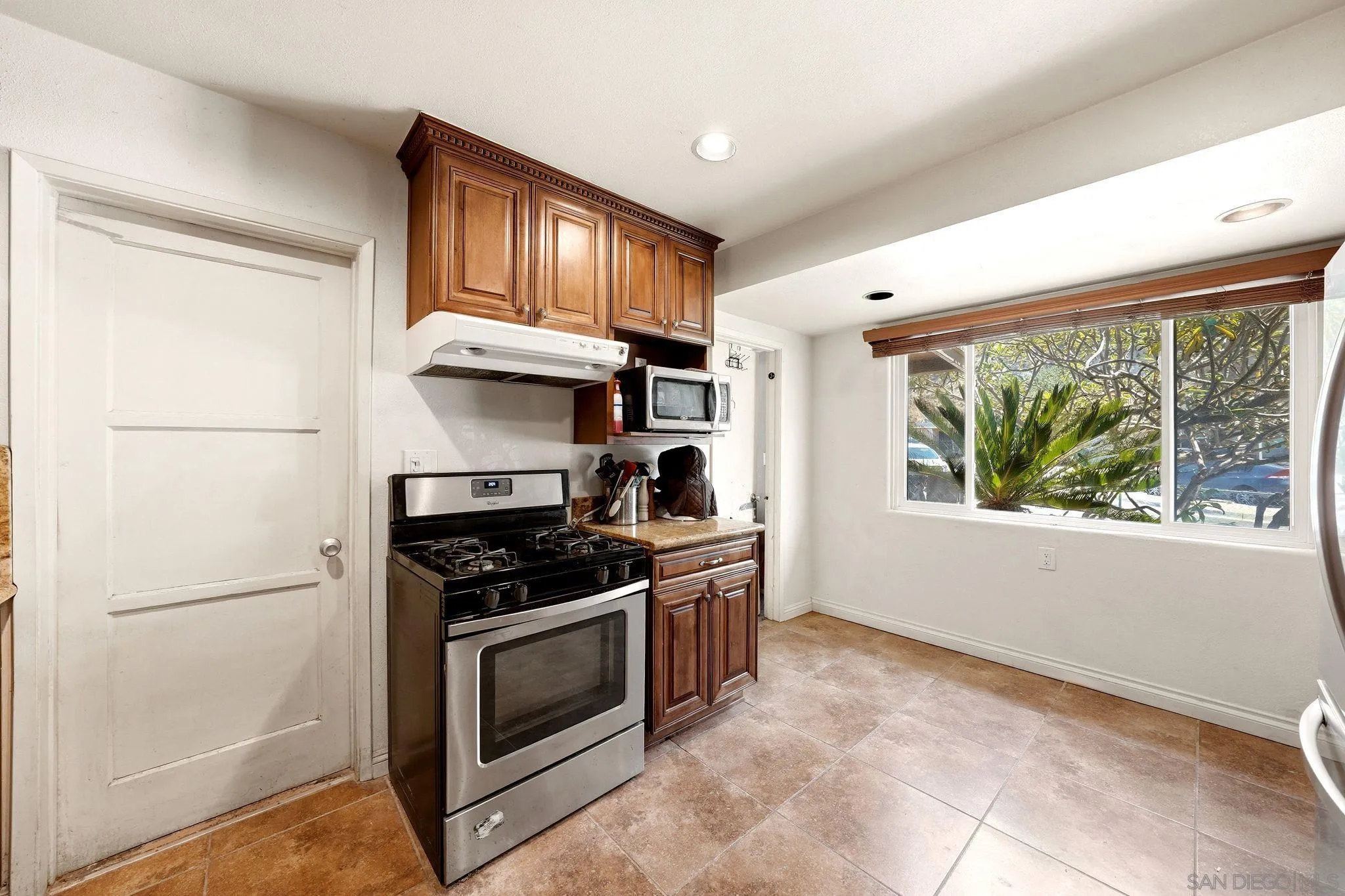 6020 Streamview Dr