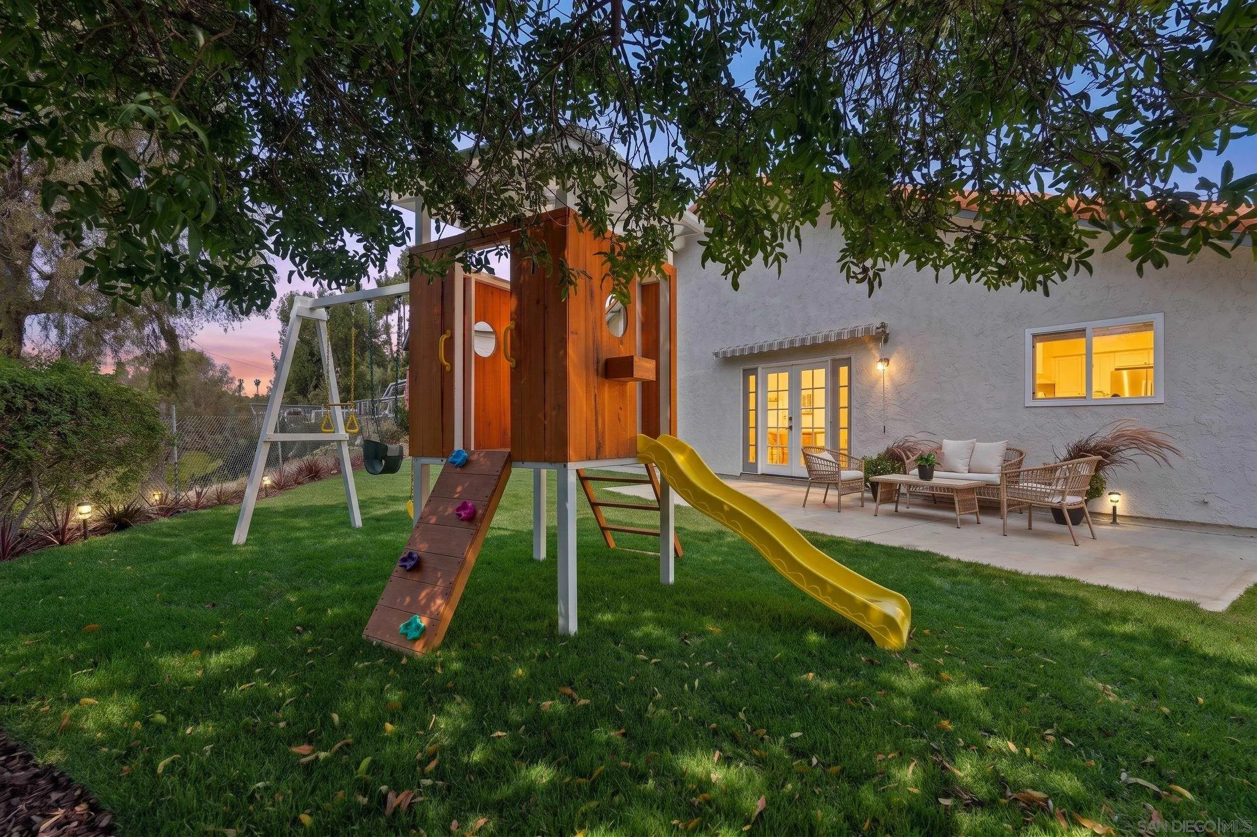 3605 Ames Pl