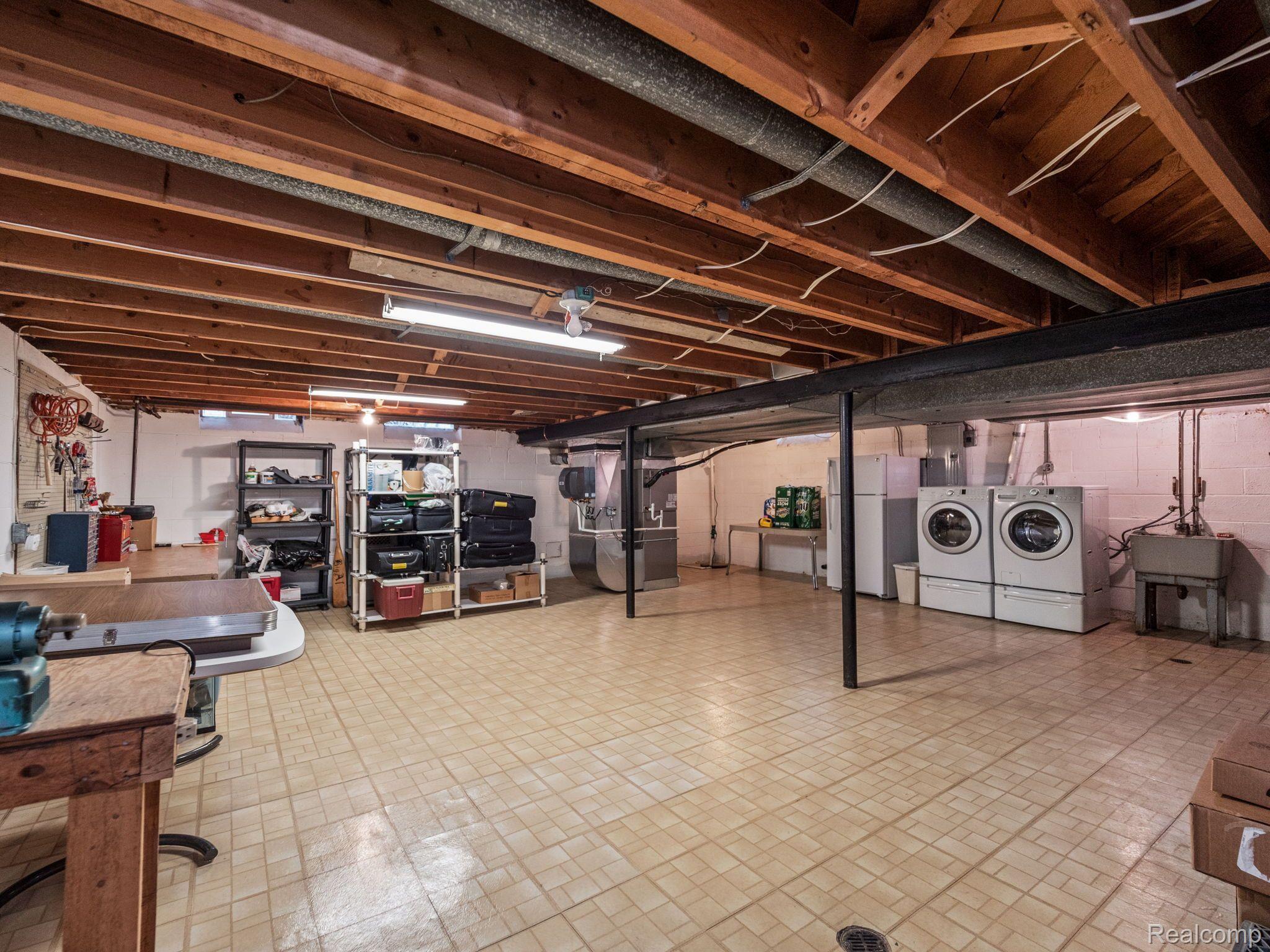 5562 ABINGTON Road