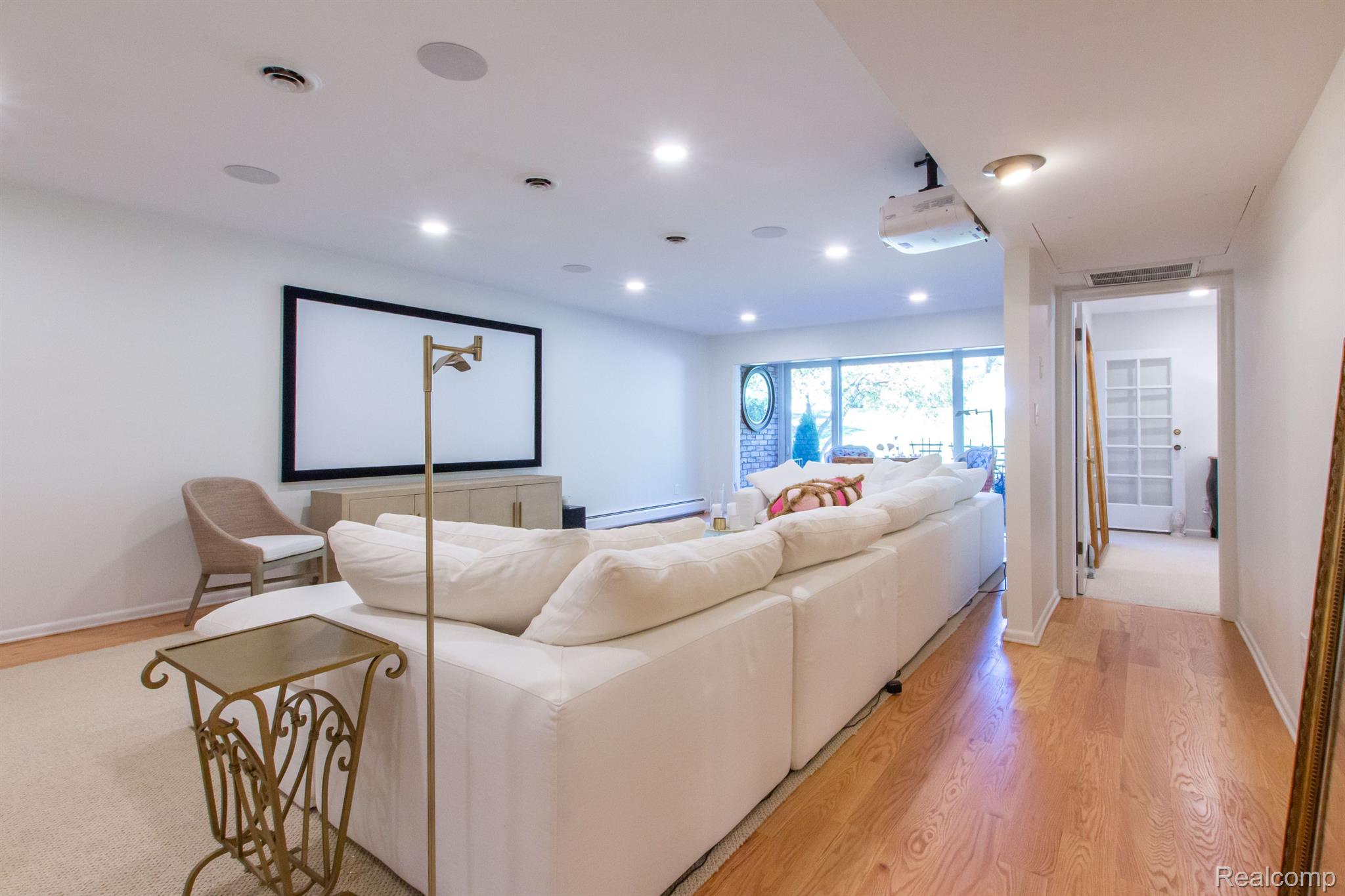 1745 TIVERTON Road 18