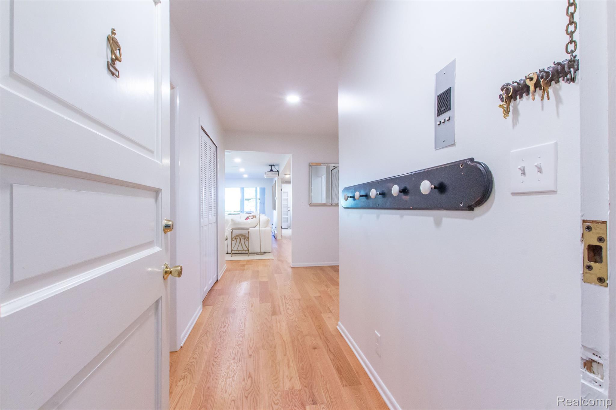1745 TIVERTON Road 18