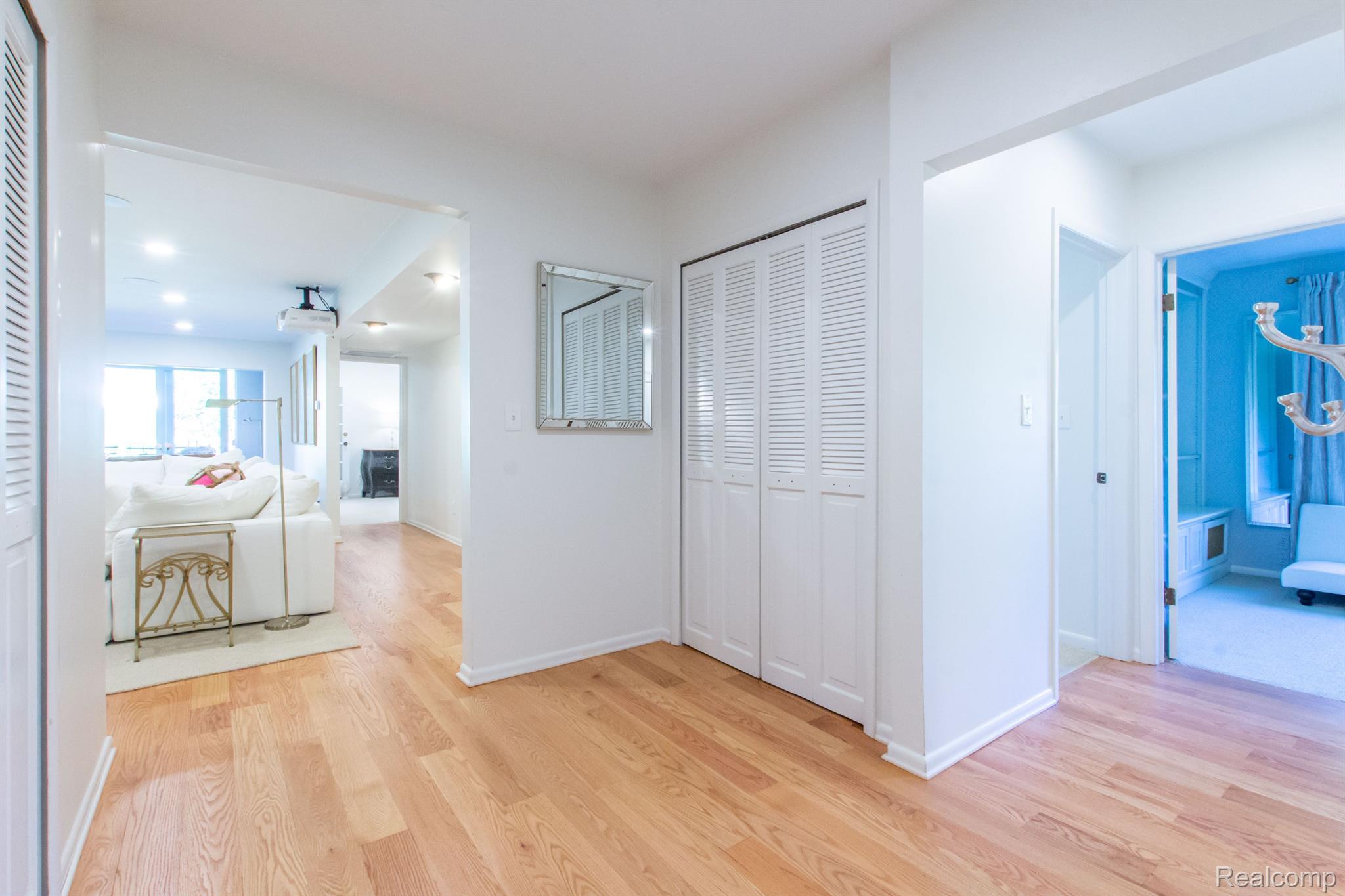 1745 TIVERTON Road 18