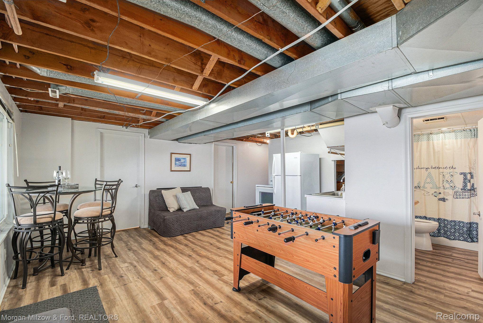 6411 Wellesley Terrace