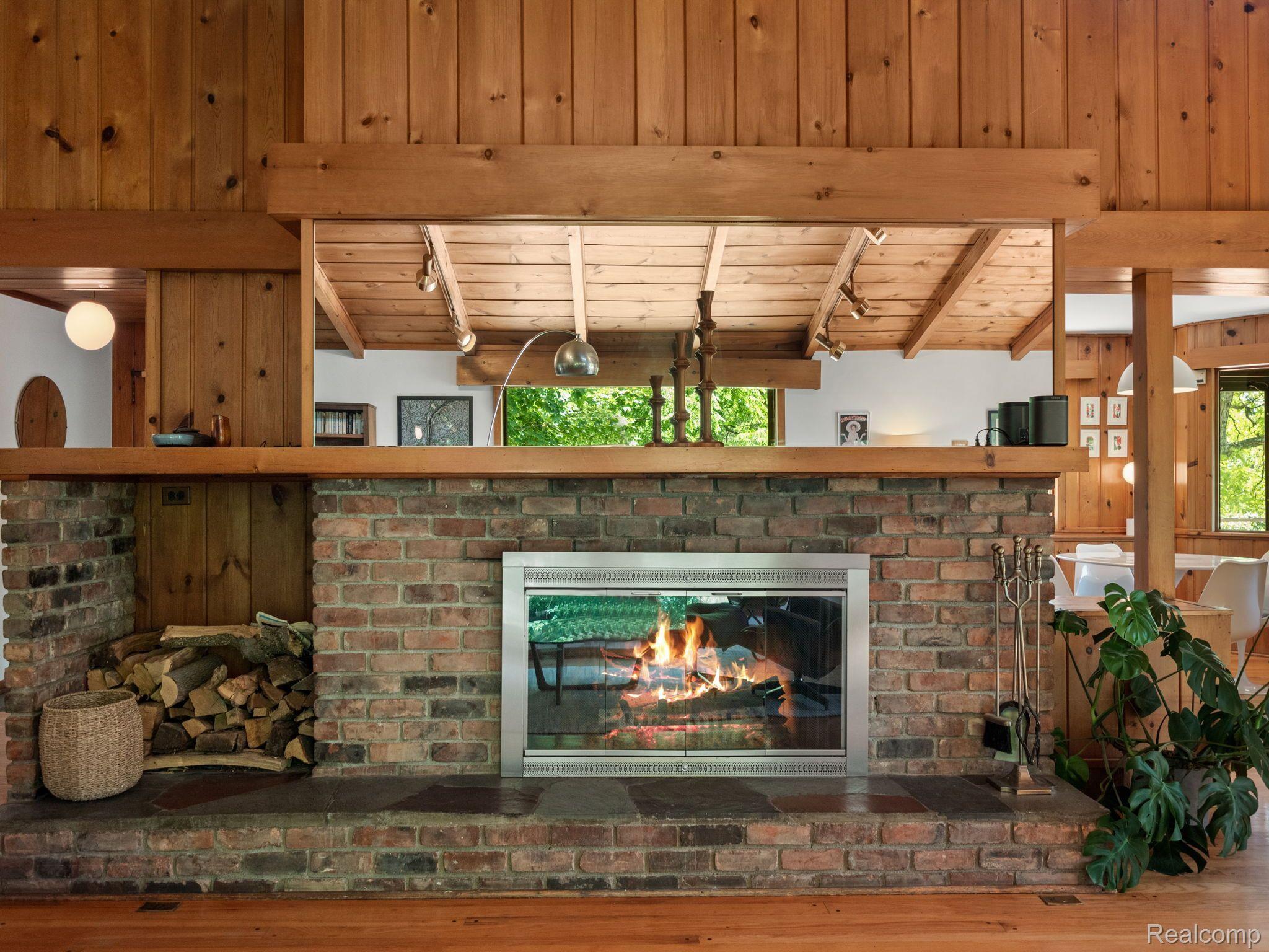 5151 N ADAMS Road