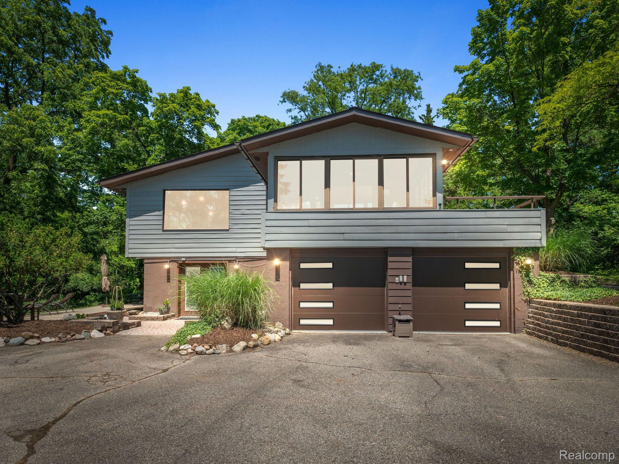 5151 N ADAMS Road
