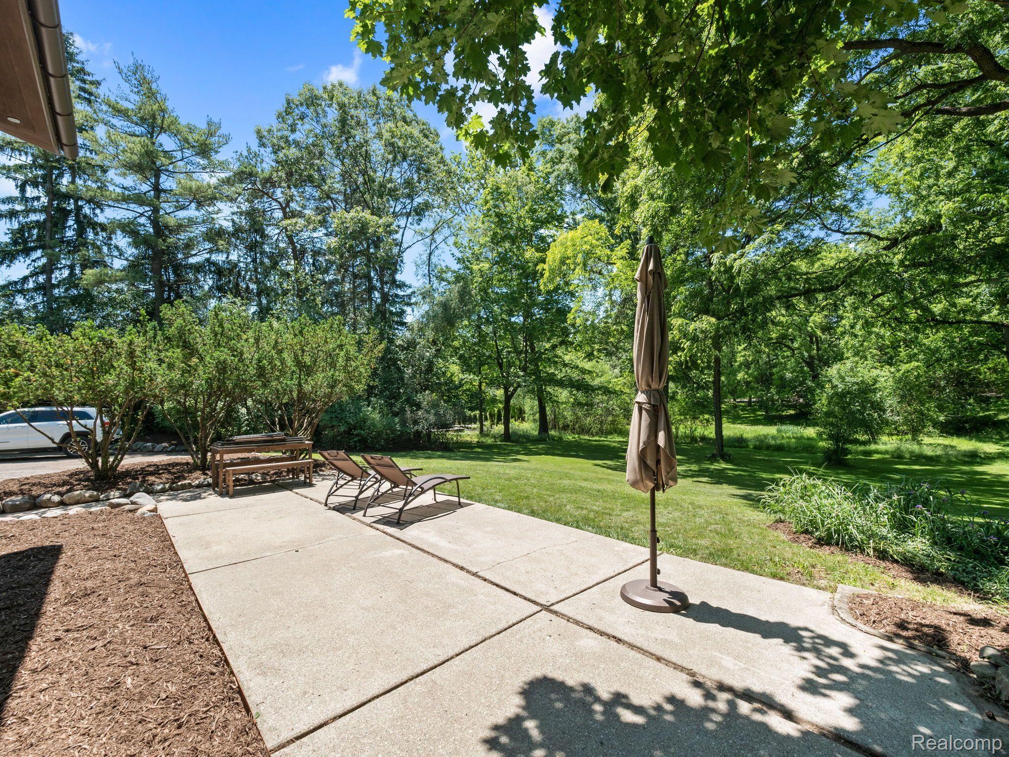 5151 N ADAMS Road