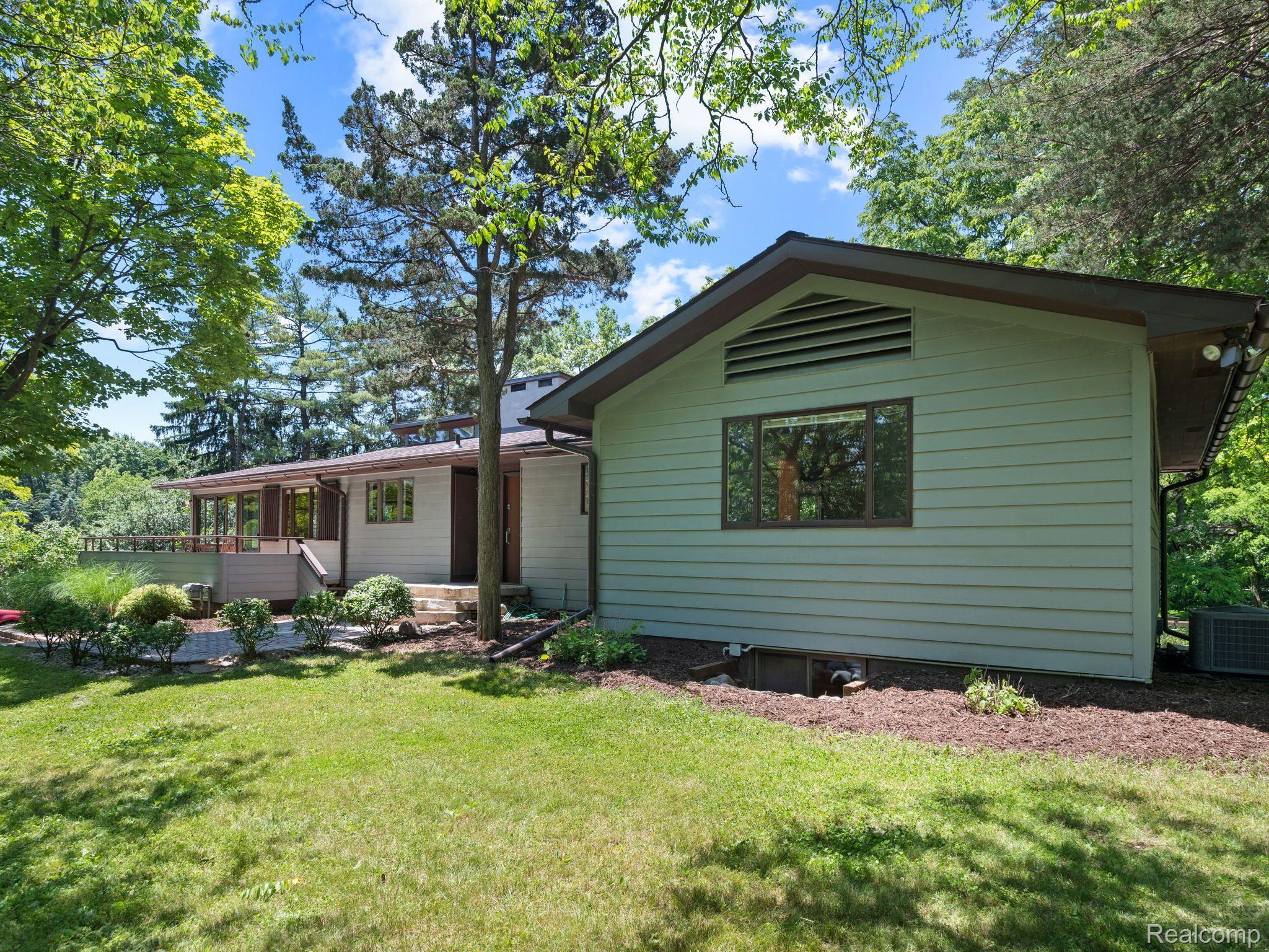 5151 N ADAMS Road