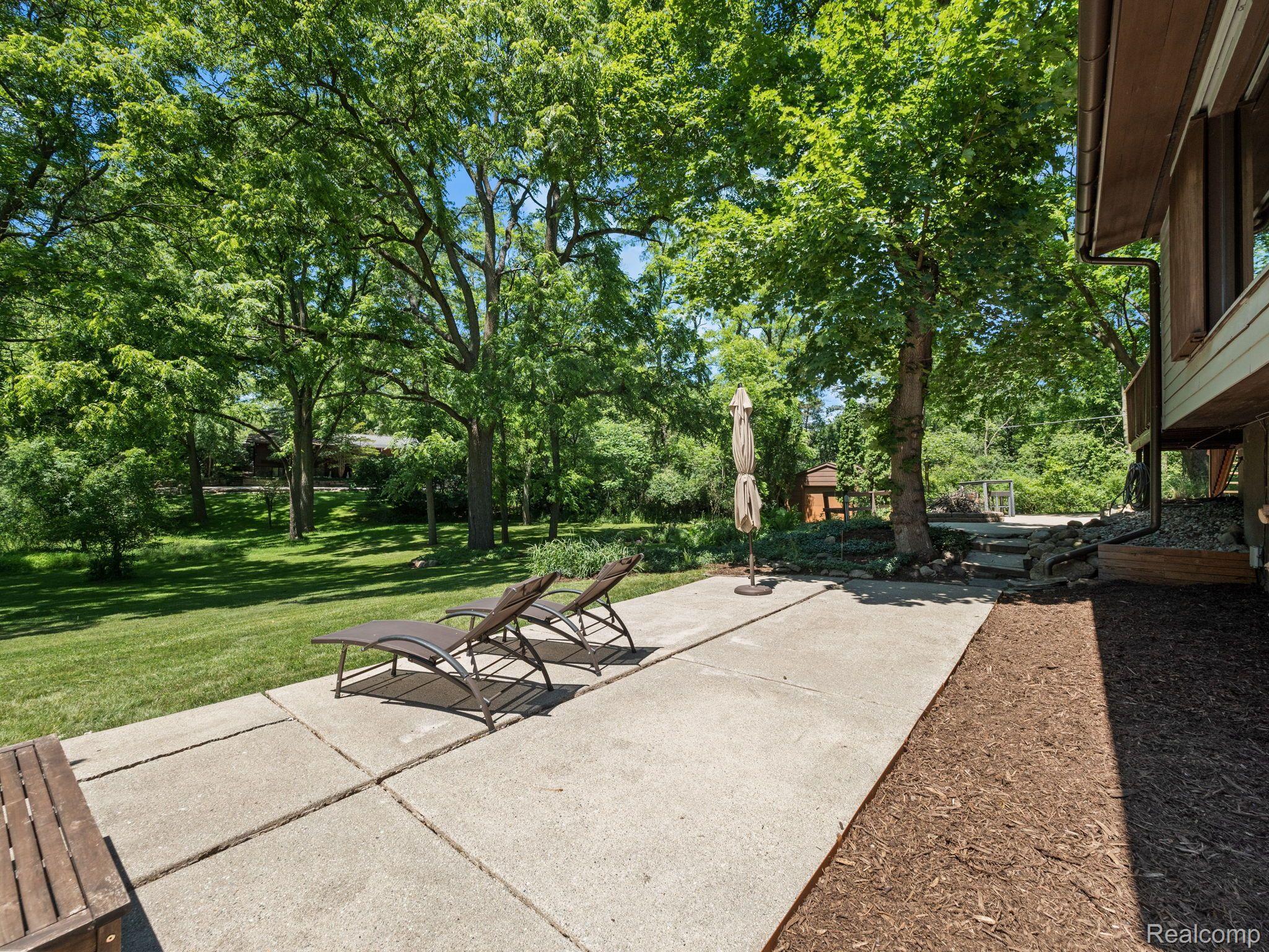 5151 N ADAMS Road